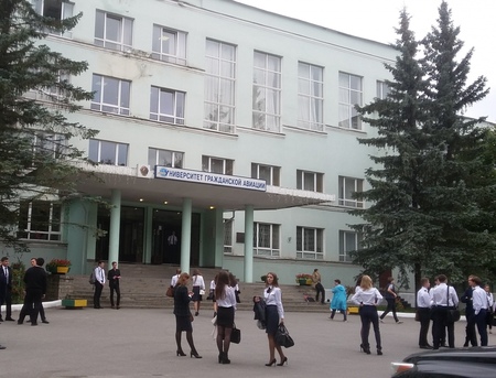 В Петербурге Декан-взяточник Университета гражданской авиации отправлен под арест