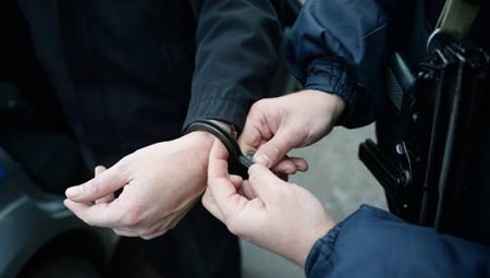 Алтайского чиновника до суда довели взятки «иконами»