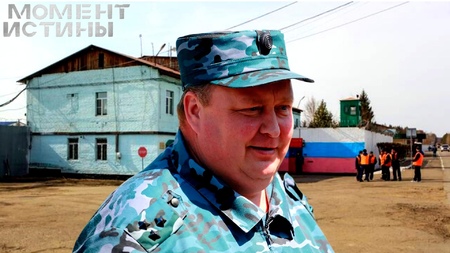 СК раскрыл схему: Как экс-начальник колонии помогал контрабандистам леса обогащаться