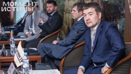 Бегство и закон: Минюст требует лишить статуса адвокатов из бюро «Бартолиус»