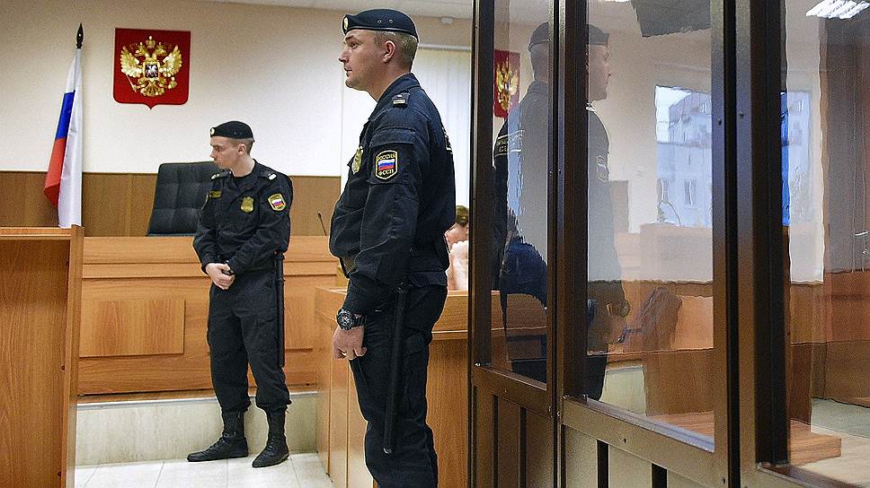 Подполковника обвиняют в вымогательстве 15,1 миллиона рублей у строителей