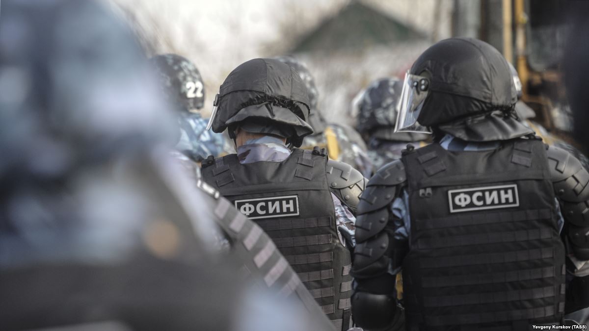 Сотрудников ФСИН обяжут быть вежливыми