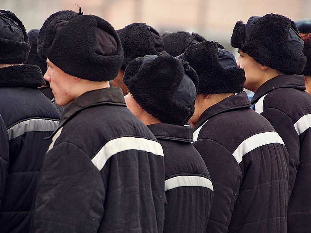 Замглавы самарского УФСИН брал взятки с заключенных