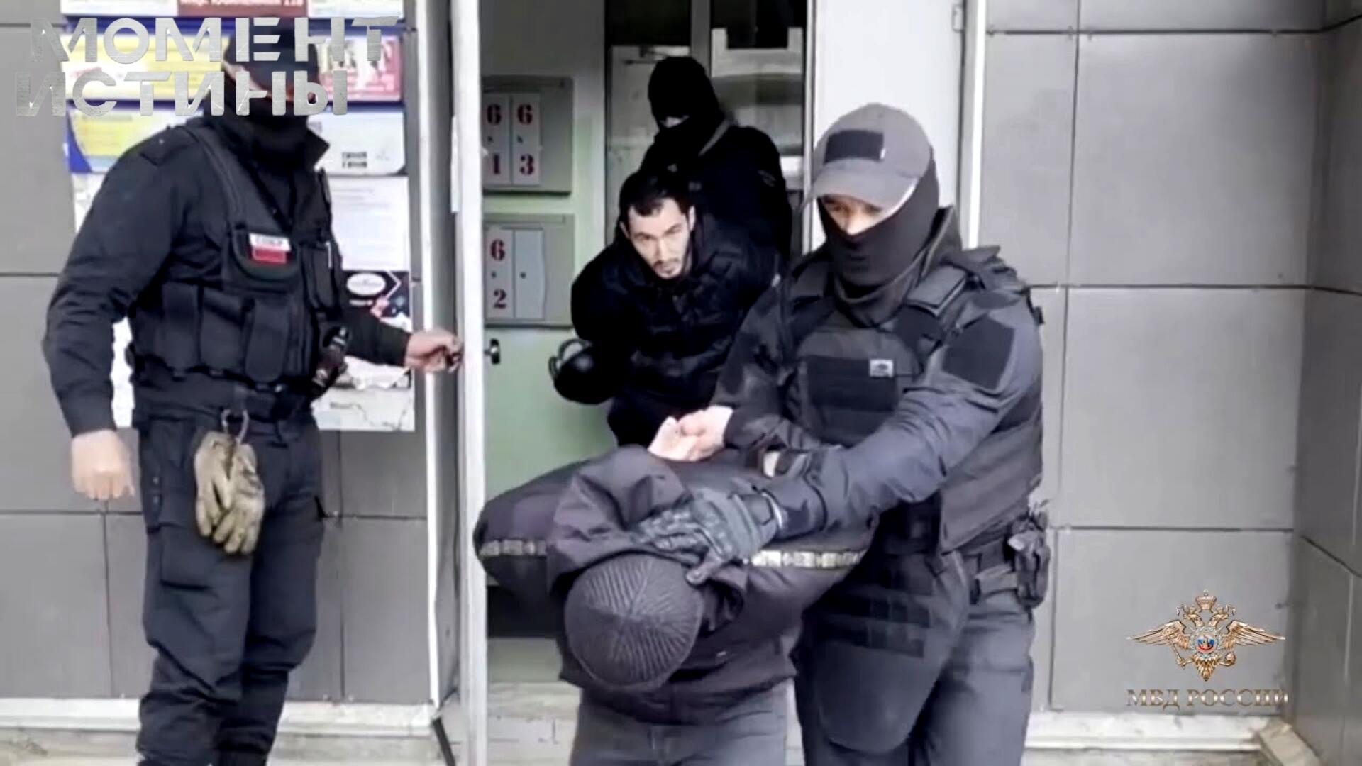 Шакалы в погонах: как полицейские сдавали участников СВО таксистам-мошенникам