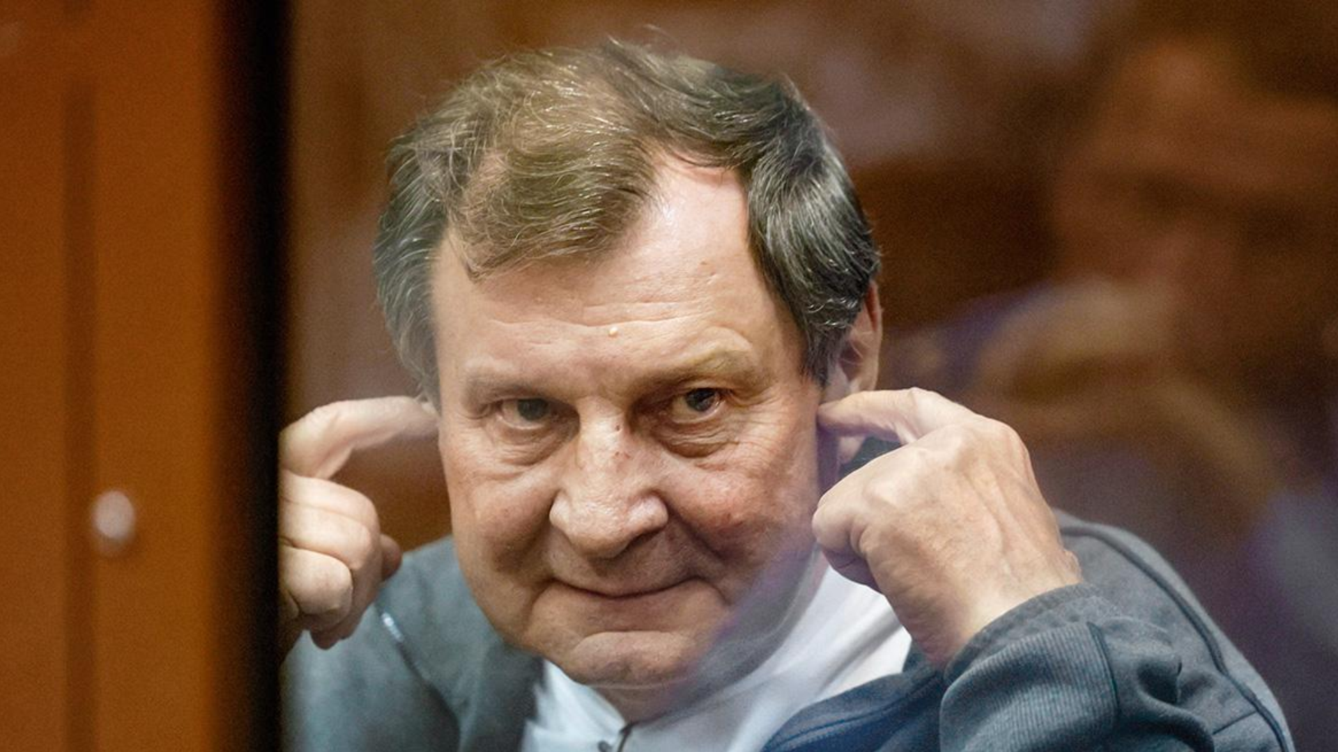 Отказ прокуратуры и мат в деле: почему расследование против генерала начали заново